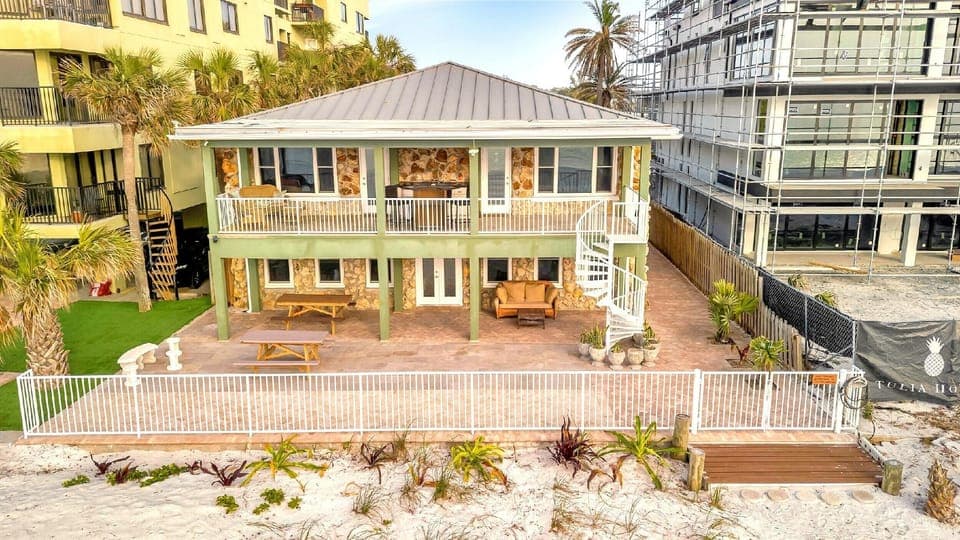 Stones Throw Beachfront Luxury Suites Hotel in Indian Rocks Beach
