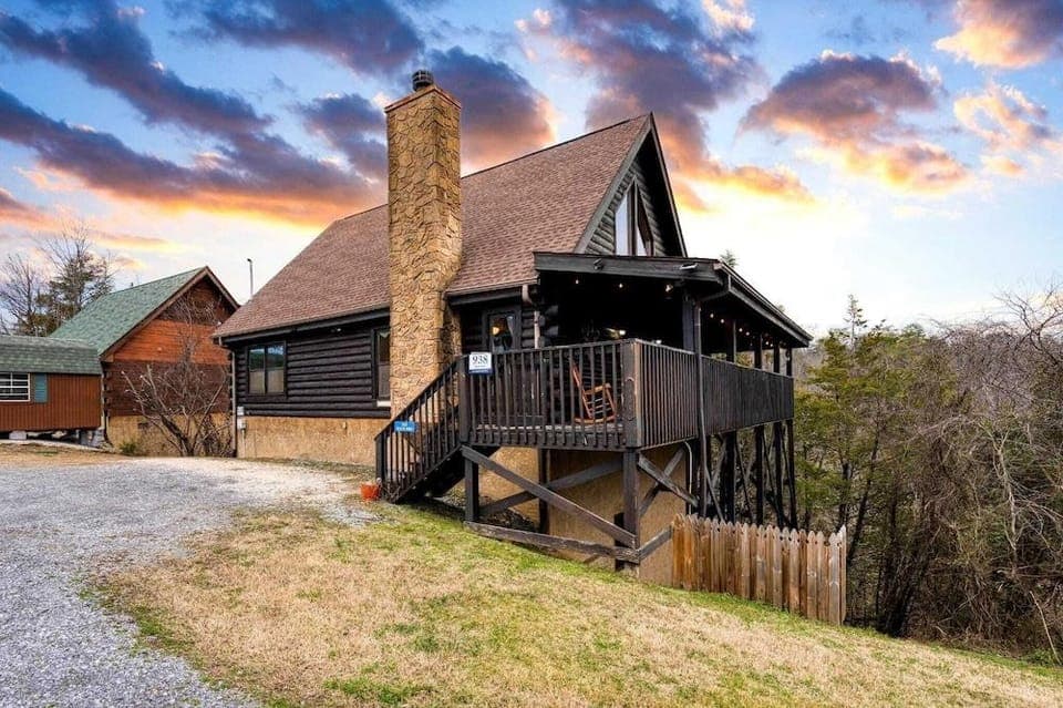 Mountains are Calling by Avantstay Sleeps 8 Hot Tub + Game Loft Located in Douglas Lake Resort Hotel in Sevierville
