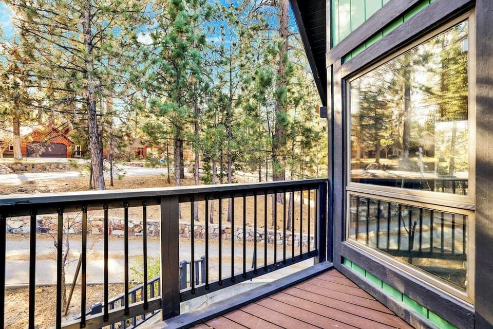 The Birdhouse #2529 Hotel in Big Bear