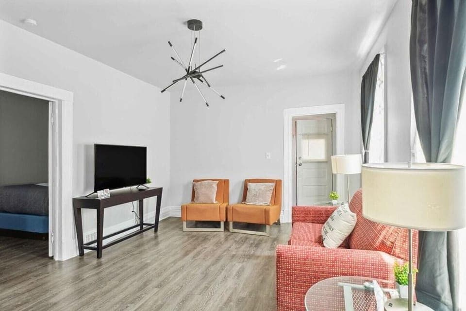 Downtown Detroit Gem 3 Bedrooms & Culture! Hotel in Windsor