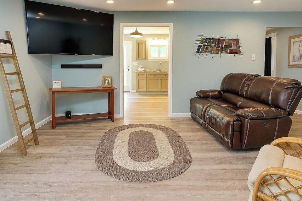 Cozy 2BR Home: With Lake Access & Work Space Hotel in Pennsylvania