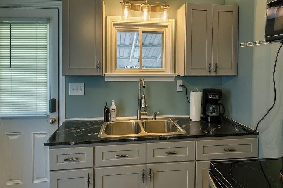 Cozy 2BR Home: With Lake Access & Work Space Hotel in Pennsylvania