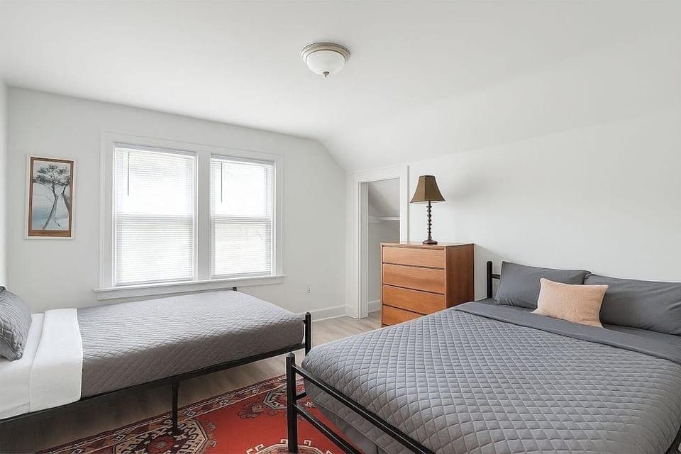 Detroit 4BR Home Bathtub & Pet Friendly Stay Hotel in Hamtramck