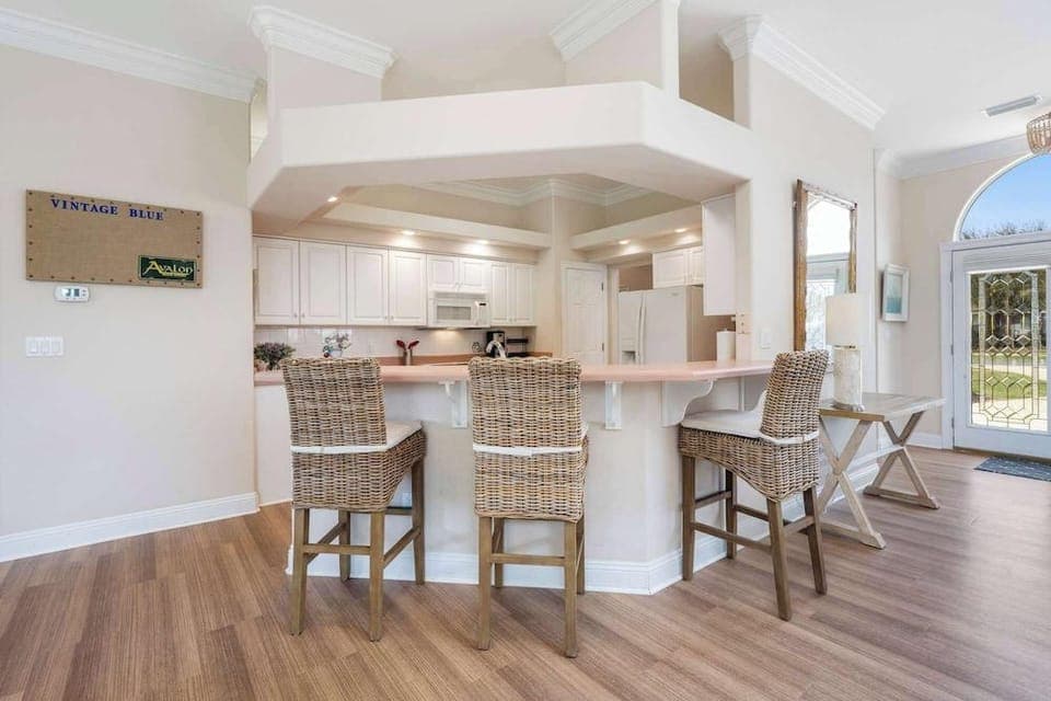 Private Beach & Community Pool Hotel in Miramar Beach