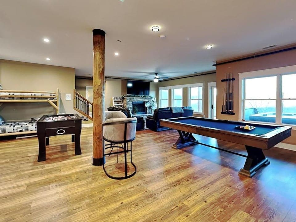 5 Solas Lodge Hotel in Sevier County