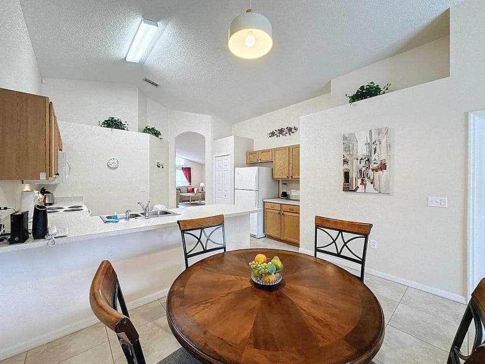 South Facing Pool Home With Golf Course Views Hotel in Haines City