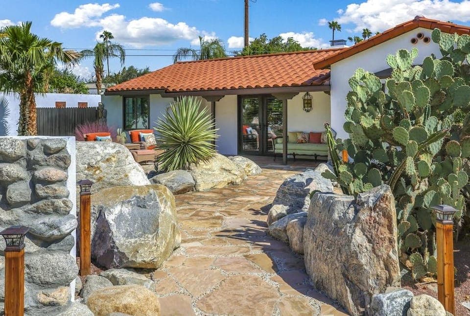 Casa Rosa Hotel in Palm Springs