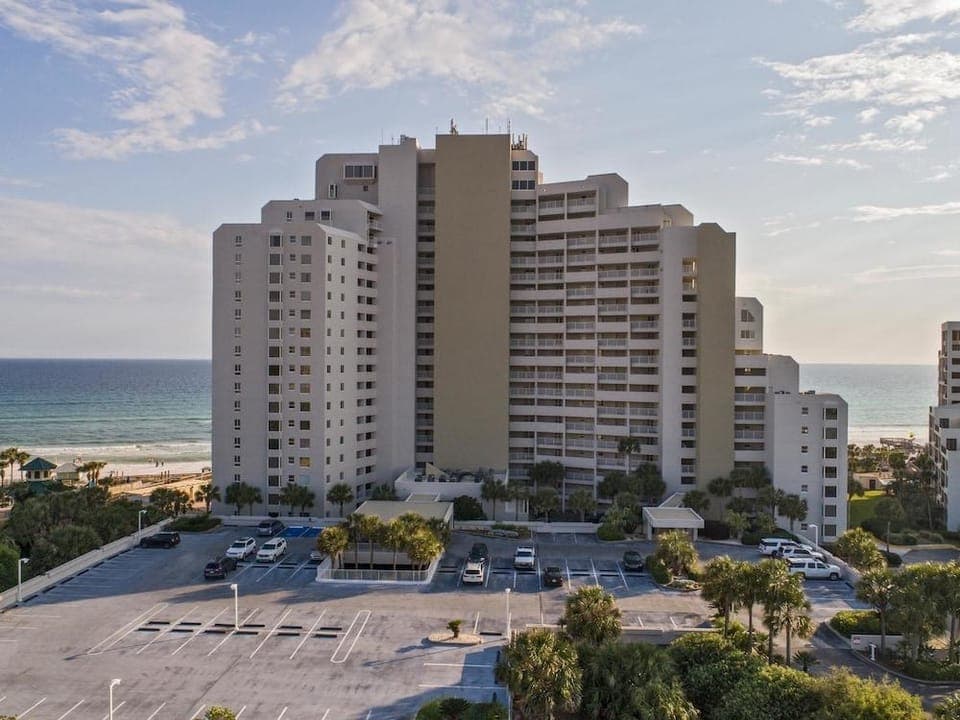 SunDestin Beach Resort by Panhandle Getaways Hotel in Destin