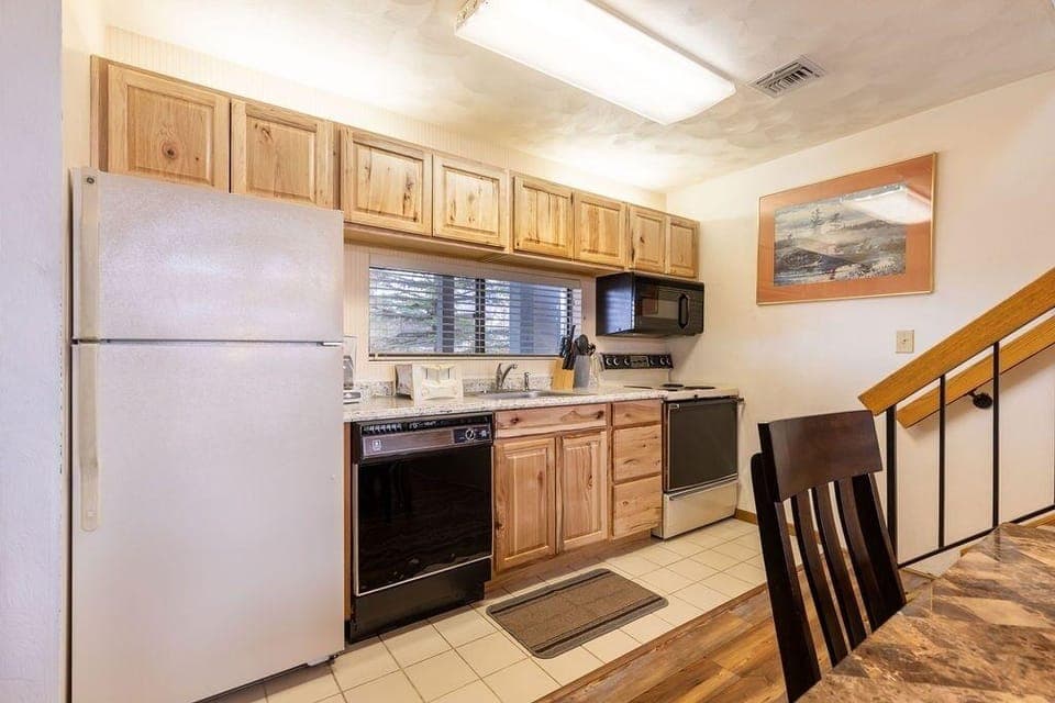 Seven Springs Stoneridge 3 BR Loft Standard Condo, Pet Friendly! by RedAwning Hotel in Seven Springs