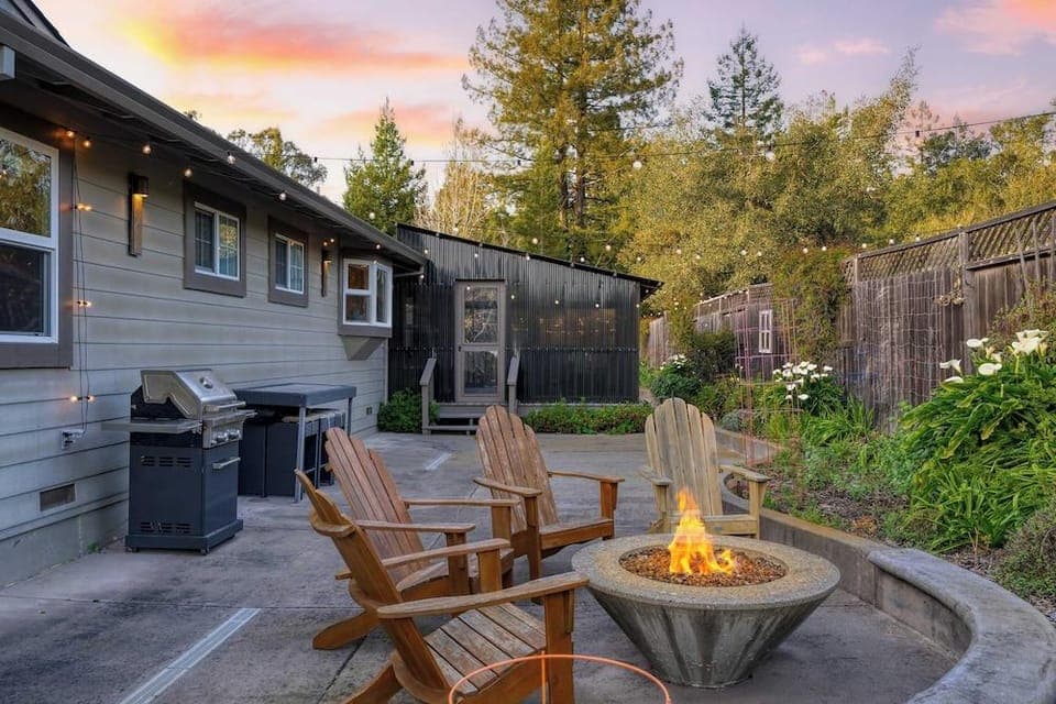 Pool + Hot Tub + Firepit + Game Room Minutes From Sebastopol & Russian River Baker Lane Retreat Hotel in Santa Rosa