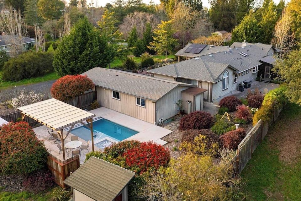 Pool + Hot Tub + Firepit + Game Room Minutes From Sebastopol & Russian River Baker Lane Retreat Hotel in Santa Rosa