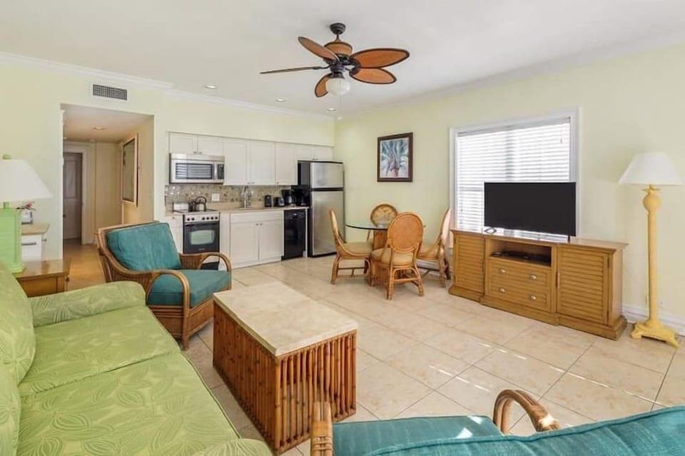 Coconut Beach Resort Timeshare Hotel in Key West