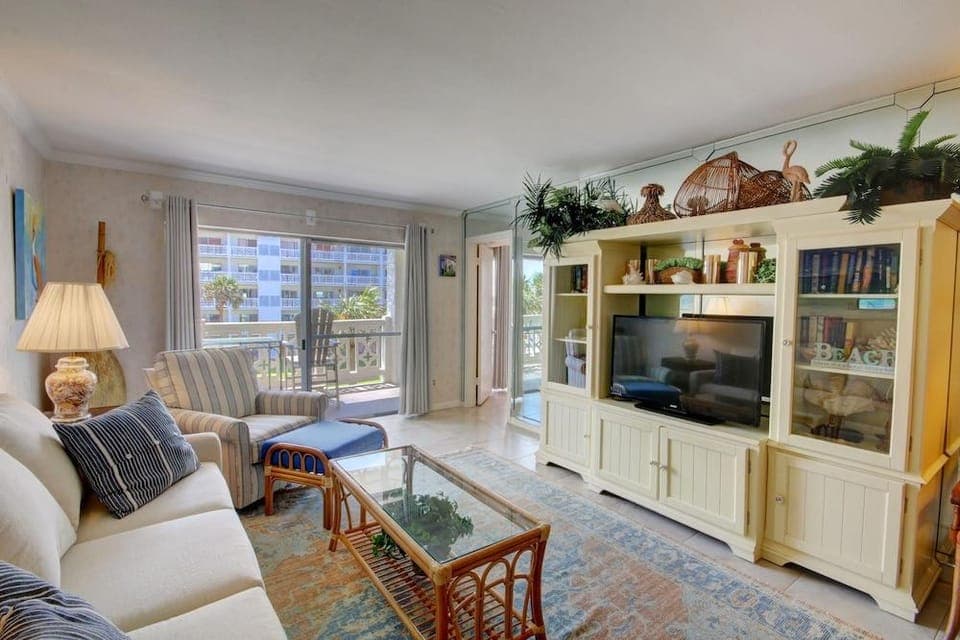 338 El Matador 2 Bedroom Condo by RedAwning Hotel in Okaloosa Island