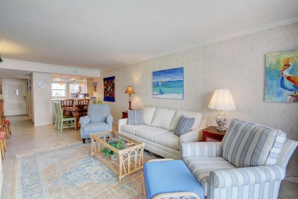 338 El Matador 2 Bedroom Condo by RedAwning Hotel in Okaloosa Island