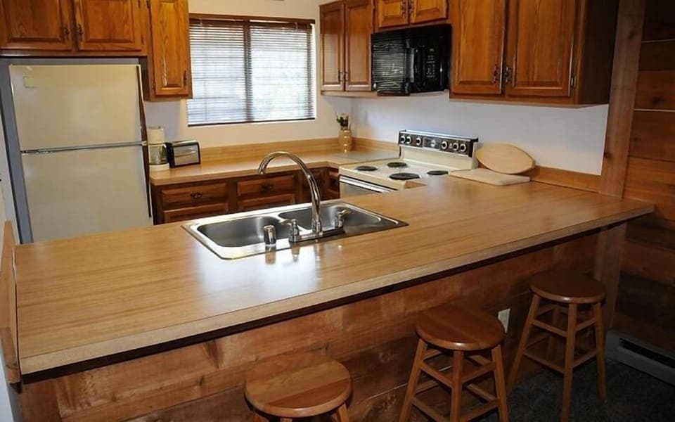 Seven Springs Swiss Mountain 3 BR Condo, Sleeps 8! by RedAwning Hotel in Seven Springs