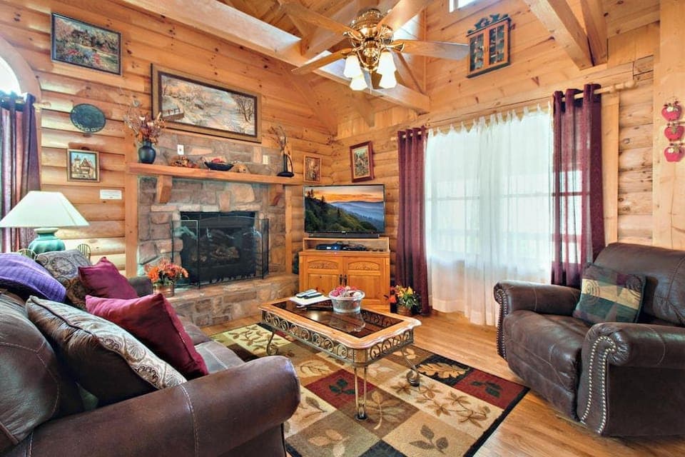 Alpine Ski Lodge by Jackson Mountain Rentals Hotel in Gatlinburg