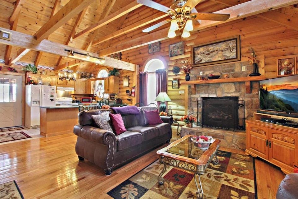Alpine Ski Lodge by Jackson Mountain Rentals Hotel in Gatlinburg
