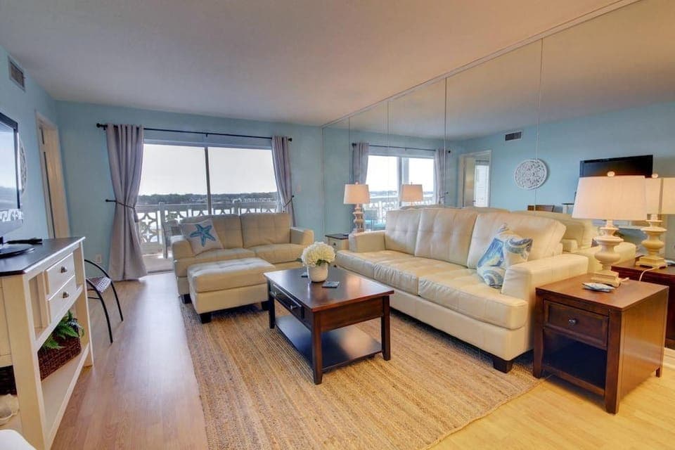 561 El Matador 2 Bedroom Condo by RedAwning Hotel in Okaloosa Island