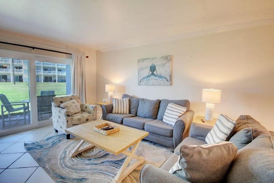 317 El Matador 2 Bedroom Condo by RedAwning Hotel in Okaloosa Island
