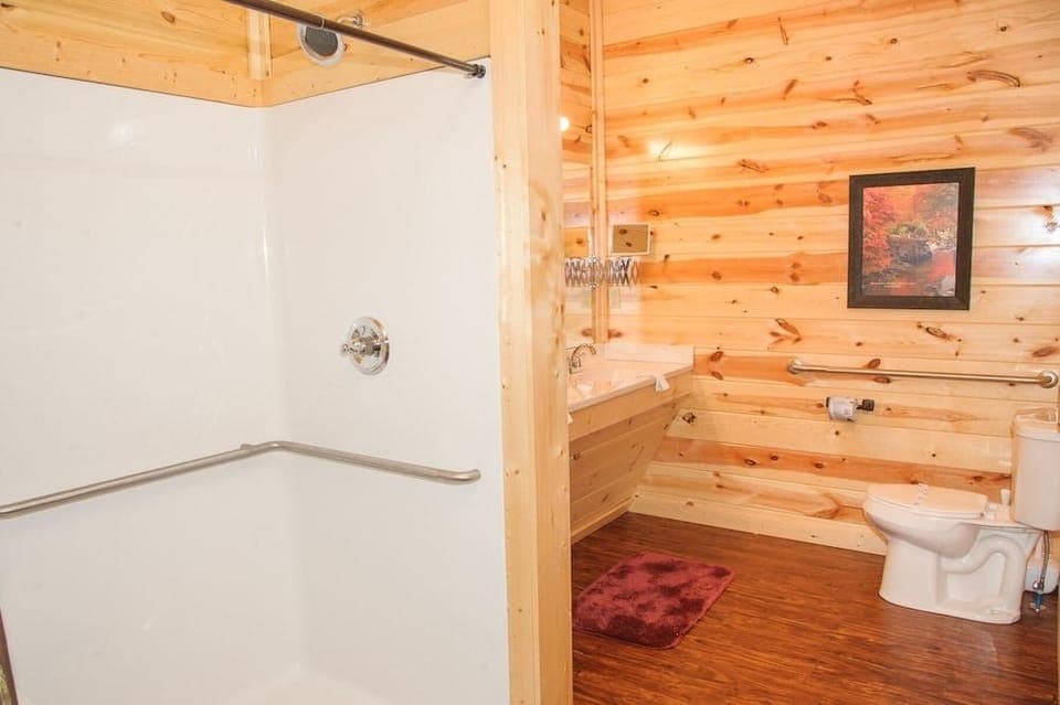Sycamore Mansion 14 Bedroom Cabin by RedAwning Hotel in Pittman Center
