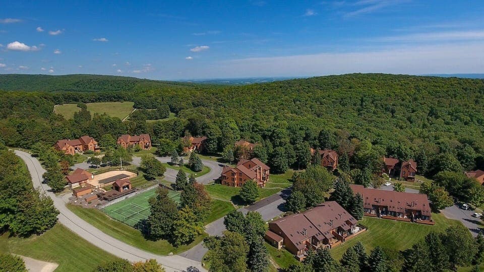 Seven Springs 3 BR Deluxe Condo, by Golf Course by RedAwning Hotel in Seven Springs
