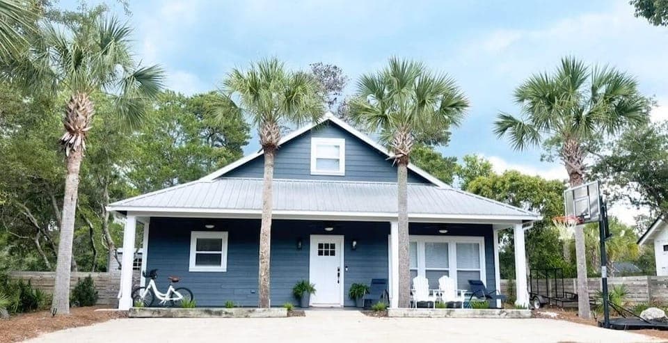 Pinewood Cottage 2 Bedroom Home by RedAwning Hotel in Inlet Beach