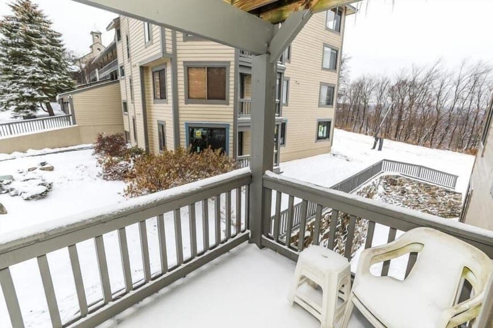 Seven Springs Stoneridge 3 Bedroom Standard Condo, Mountain Views! by RedAwning Hotel in Seven Springs