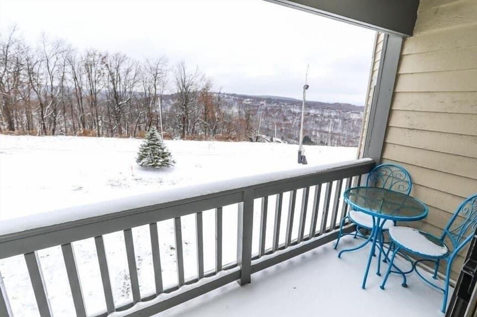 Seven Springs Stoneridge 3 Bedroom Standard Condo, Mountain Views! by RedAwning Hotel in Seven Springs