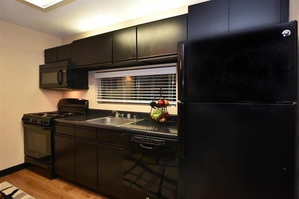 Seven Springs Stoneridge Ski-In/Out Condo with Mountain Views by RedAwning Hotel in Seven Springs