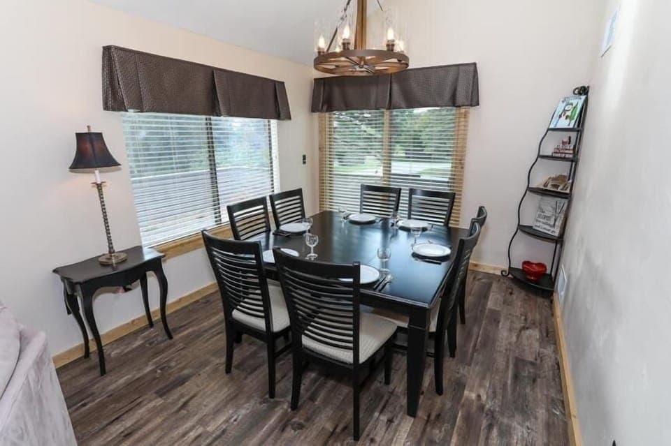 Seven Springs 2 BR Premium Condo, Walk to Slopes by RedAwnin Hotel in Pennsylvania