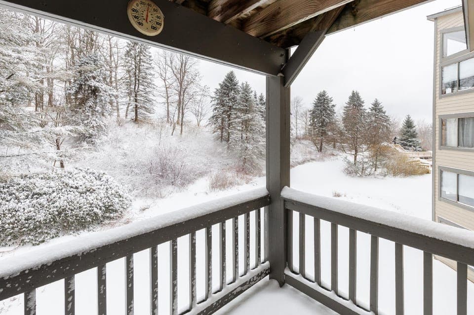 Seven Springs Stoneridge 3 BR Condo, Private Deck by RedAwning Hotel in Seven Springs