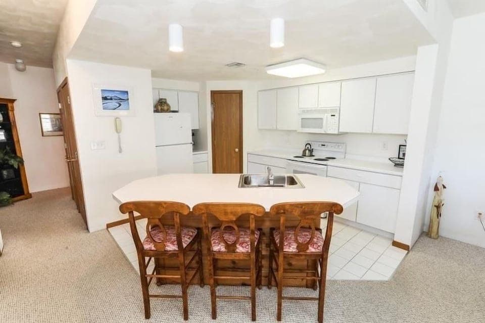 Seven Springs Stonegate 2 Bedroom Condo, Ski-In/Out, Sleeps 8! by RedAwning Hotel in Pennsylvania
