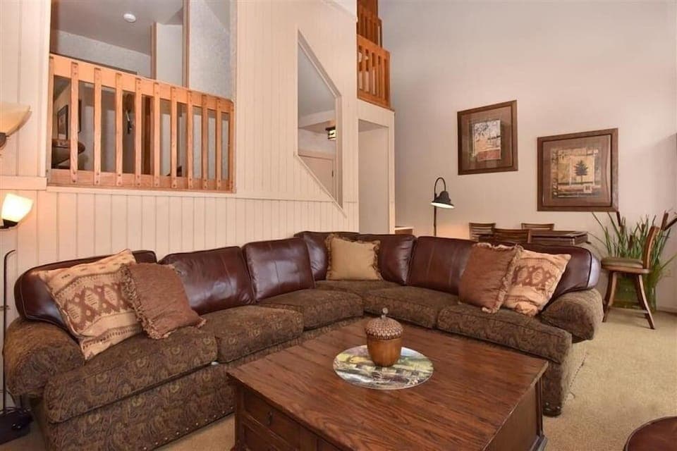 Seven Springs 4 BR Deluxe Townhouse, Sleeps 11! by RedAwning Hotel in Seven Springs