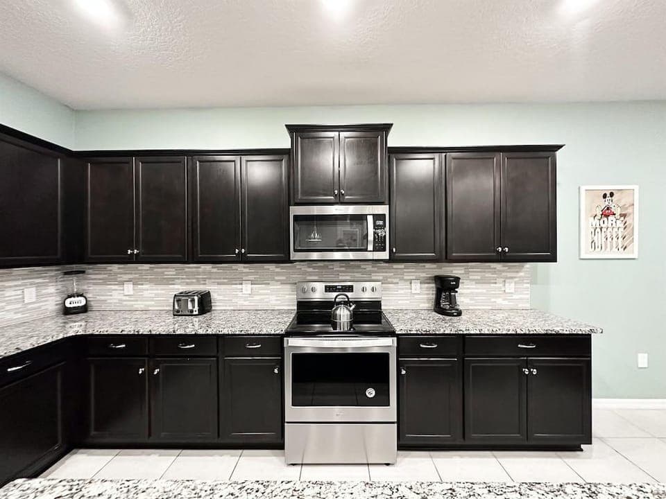 2127lc- Windsor Island 10 Bedroom Home by RedAwning Hotel in Davenport