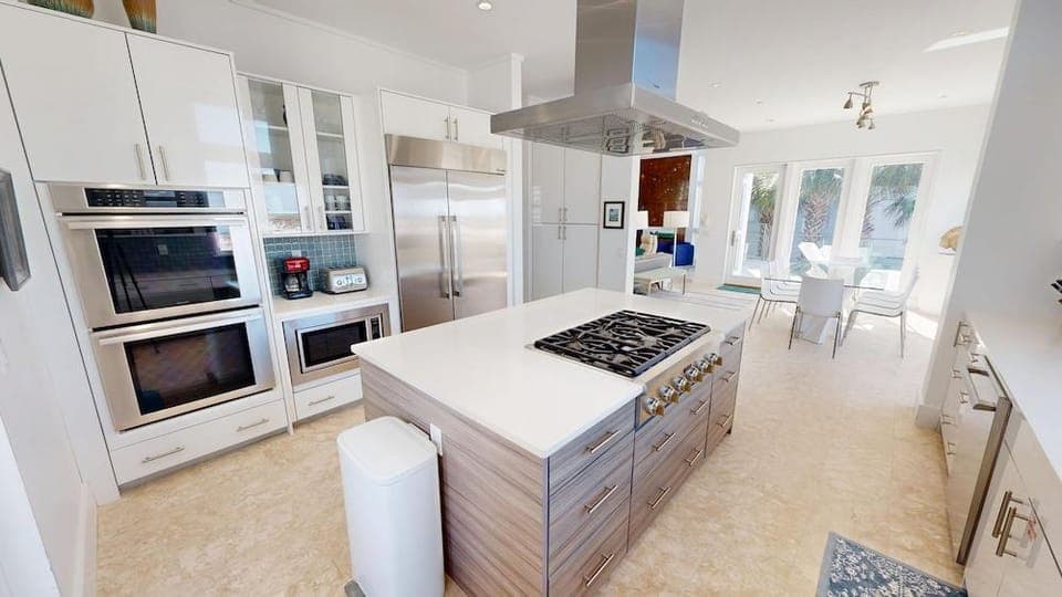 Seabreeze 5 Bedroom Home by RedAwning Hotel in Destin
