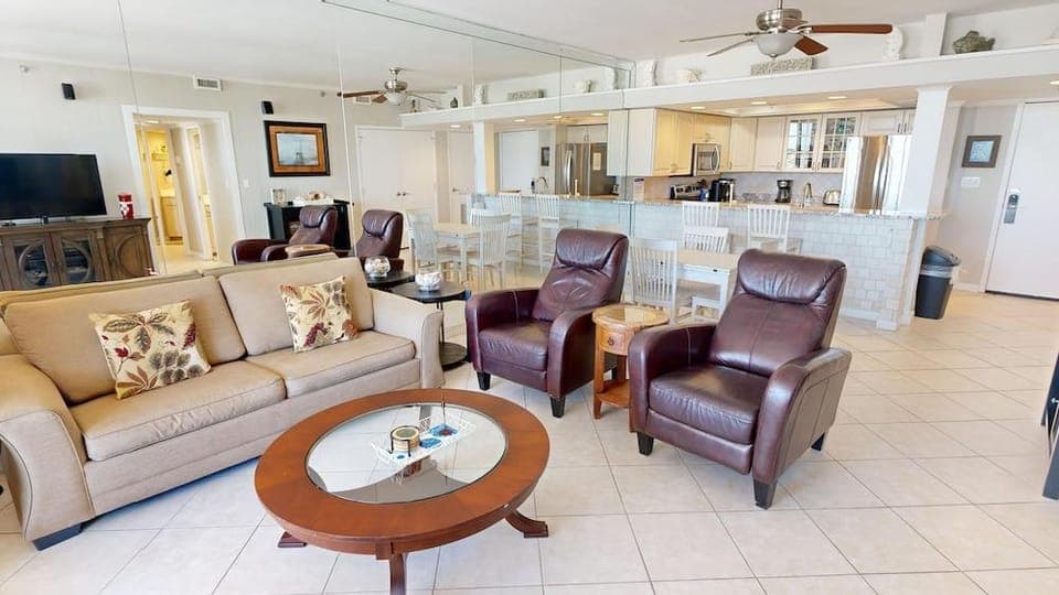 East Pass Towers 305 2 Bedroom Condo by RedAwning Hotel in Destin
