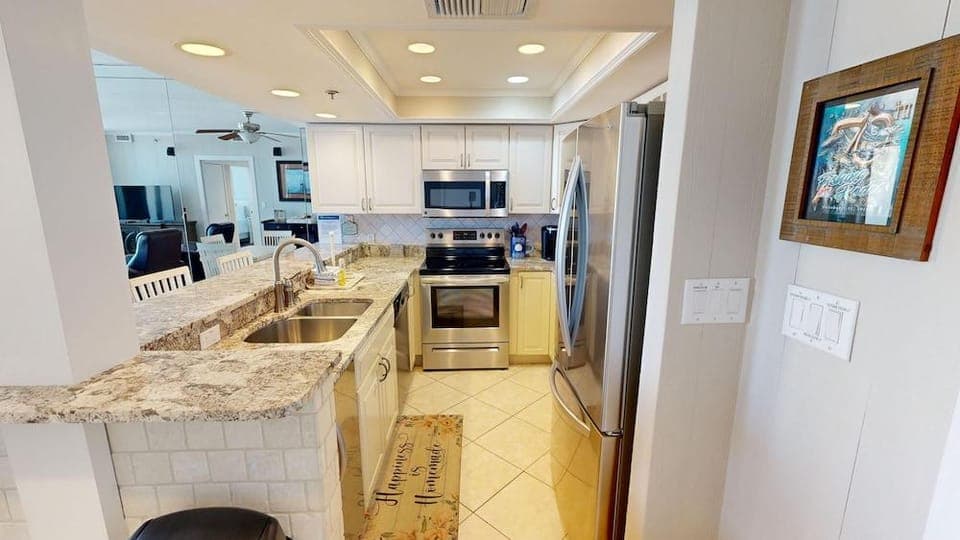 East Pass Towers 305 2 Bedroom Condo by RedAwning Hotel in Destin
