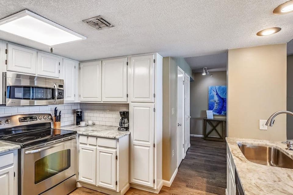 WVT 604 is a Beautiful 3 BR 2 Ba with a Boat Slip by RedAwning Hotel in Destin