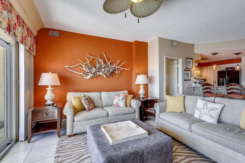 Waterview Yacht Club 532 is a 3 BR with Stunning views of the Pass by RedAwning Hotel in Destin