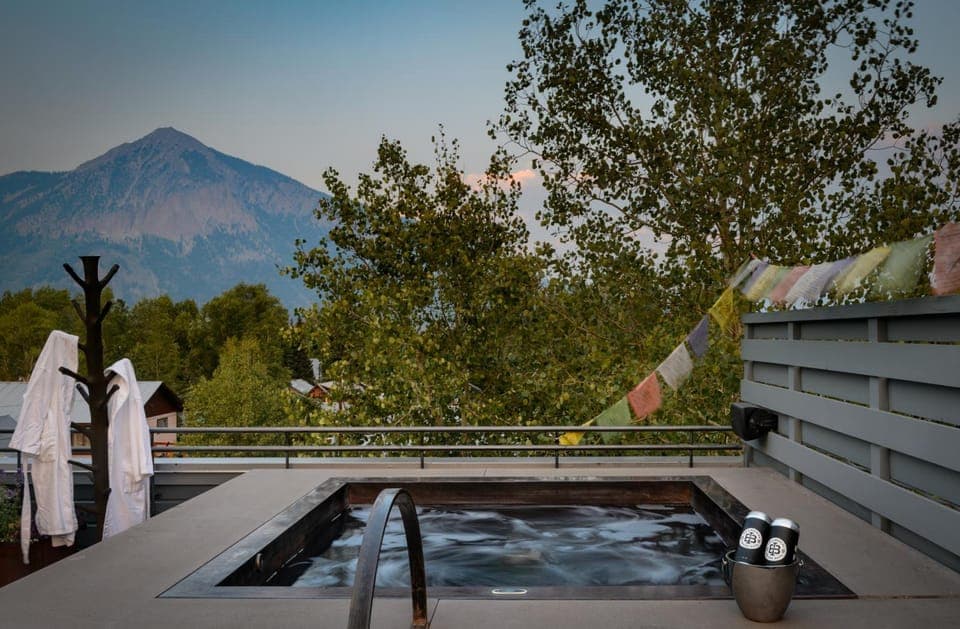 Eleven Scarp Ridge Lodge Resort in Crested Butte