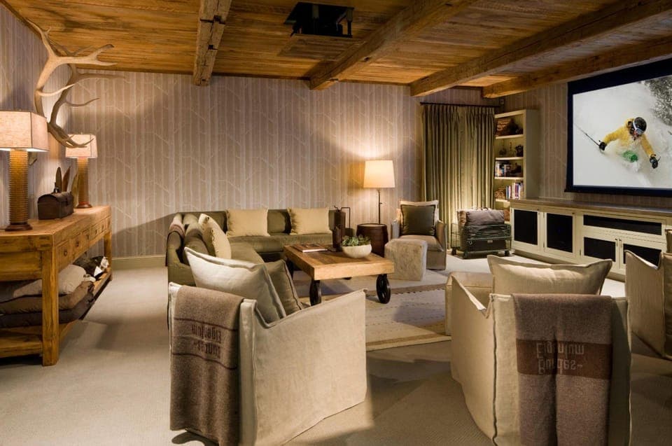 Eleven Scarp Ridge Lodge Resort in Crested Butte