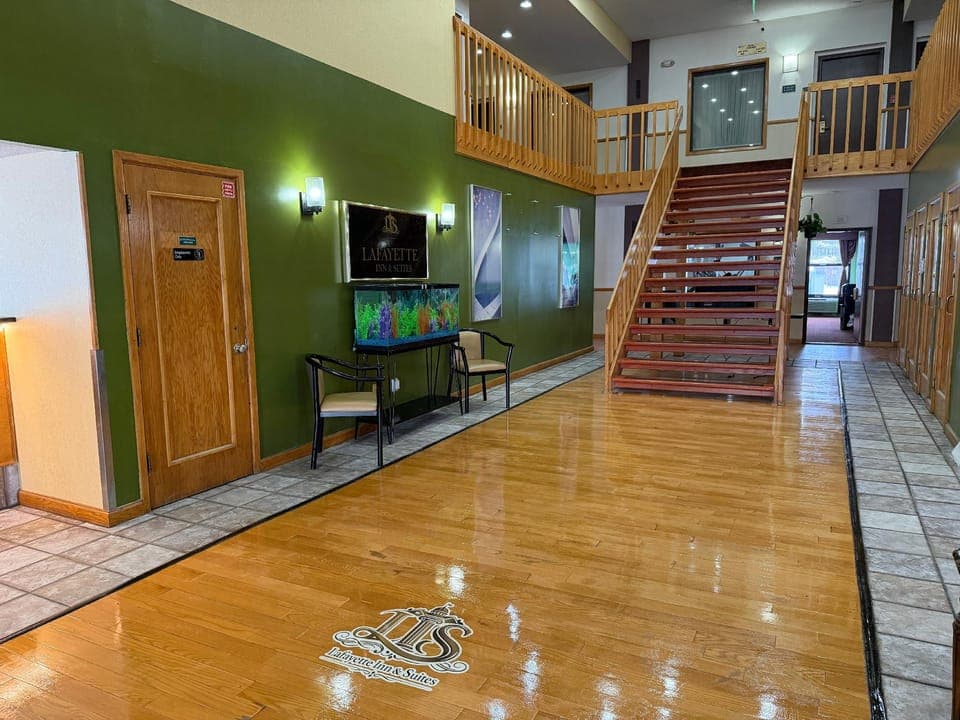 Lafayette Inn & Suites Hotel in Pike Township