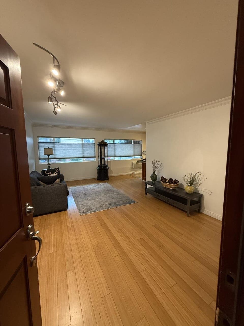 Barrington Condo Apartment hotel in Westwood