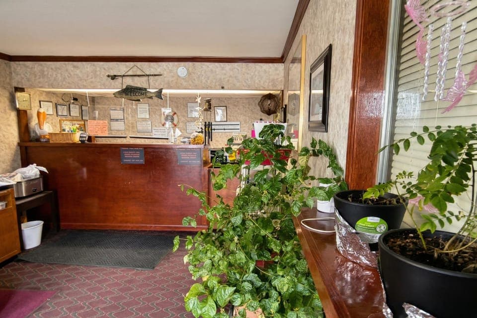 Lake Erie Lodge Oregon OH Hotel in Jerusalem Township