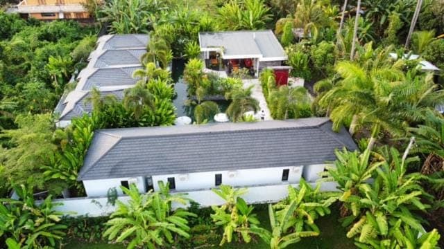 Le Chien Rouge Hotel in Buleleng