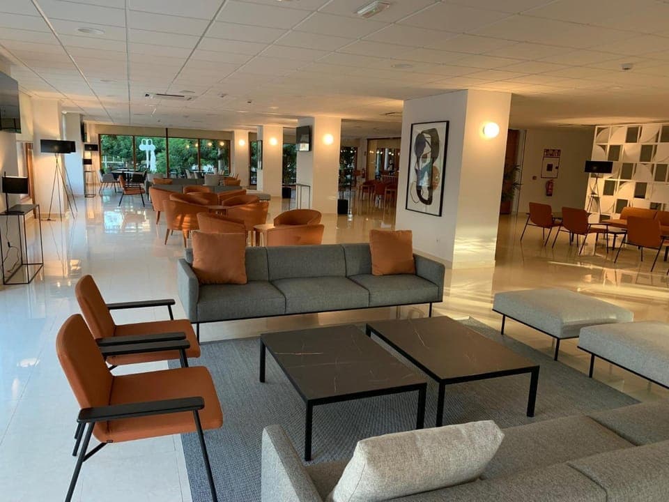 Shared lounge/TV area