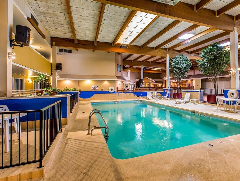 Swimming pool