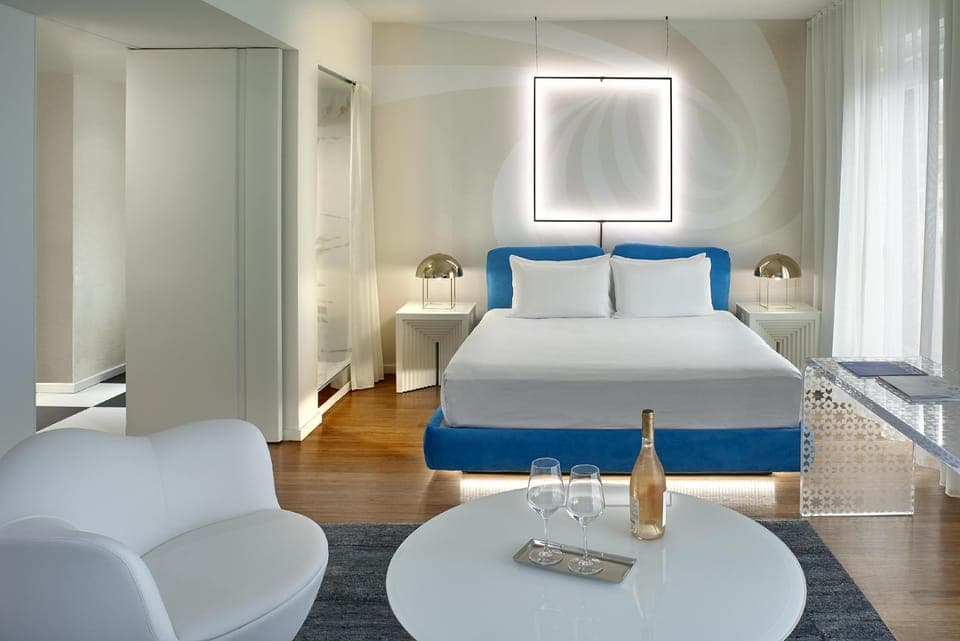 Suite room