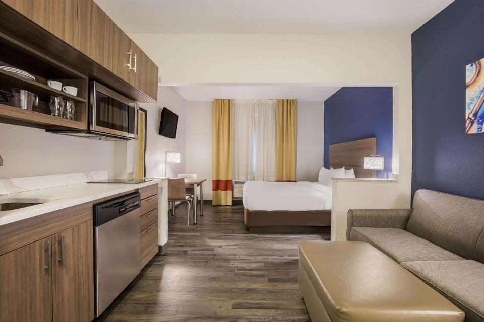 Suite room