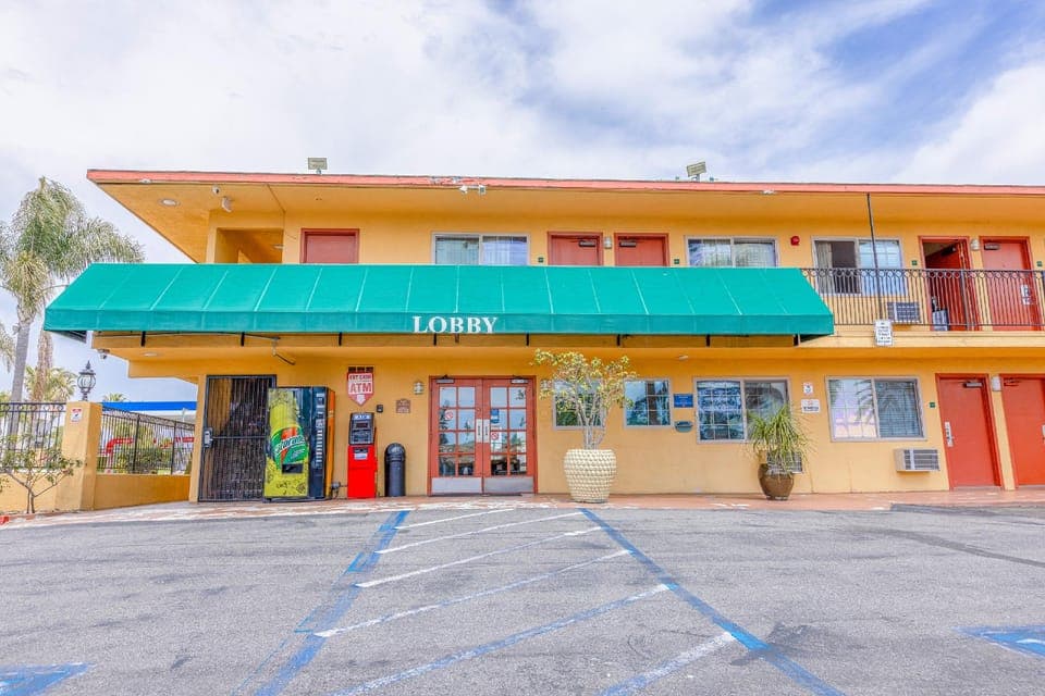 Avenida Oceanside by Aurelia Hotel in Oceanside